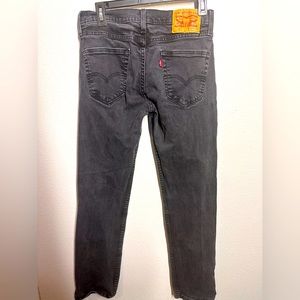 Levi”s 514 Jeans